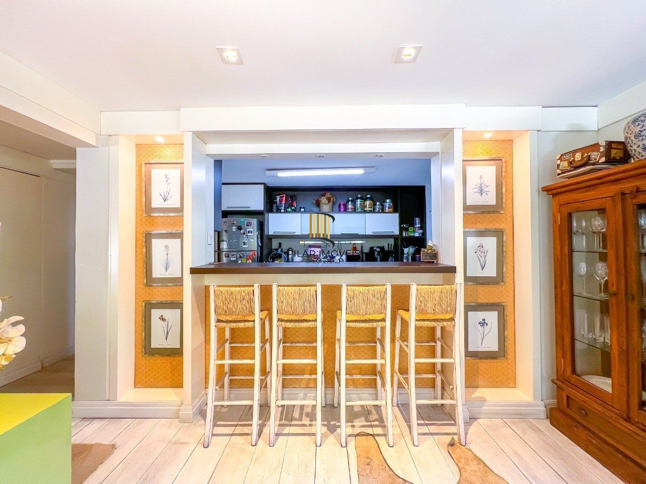 APARTAMENTO DE 143M², 3 DORMITÓRIOS, 1 SUÍTE, 2 VAGAS - BELA VISTA