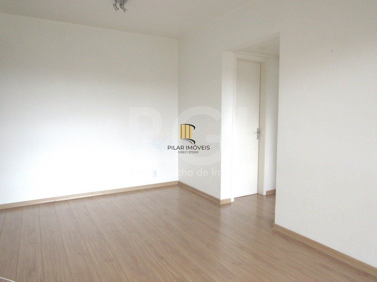 Apartamento 1 quarto com sacada e garagem!