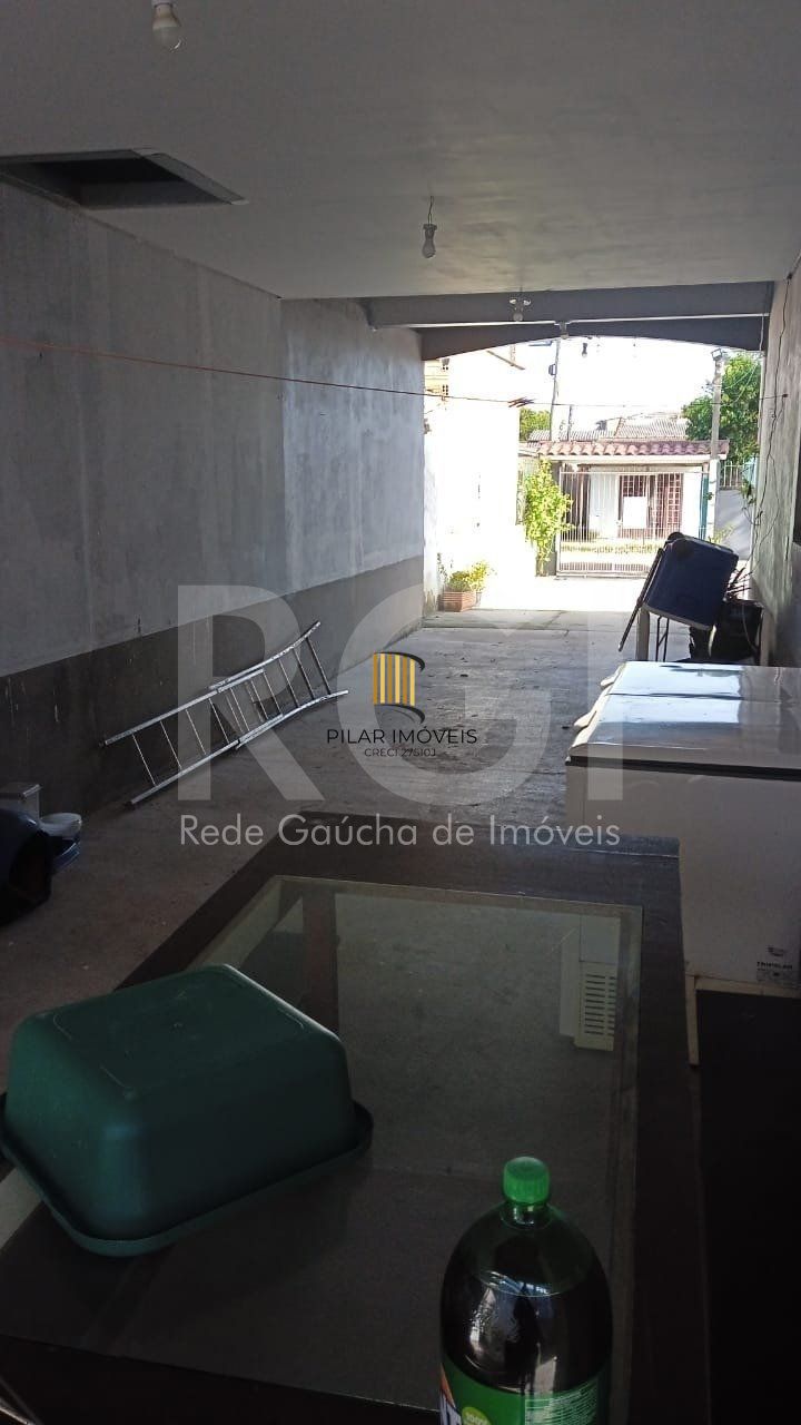Casa para Venda - 90m², 3 dormitórios, 4 vagas - Maria Regina