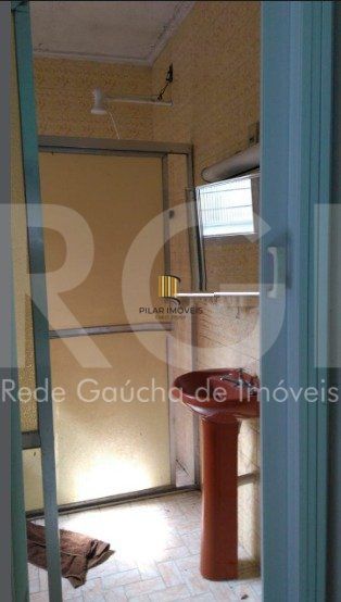 Casa para Venda - 64m², 2 dormitórios, Menino Deus