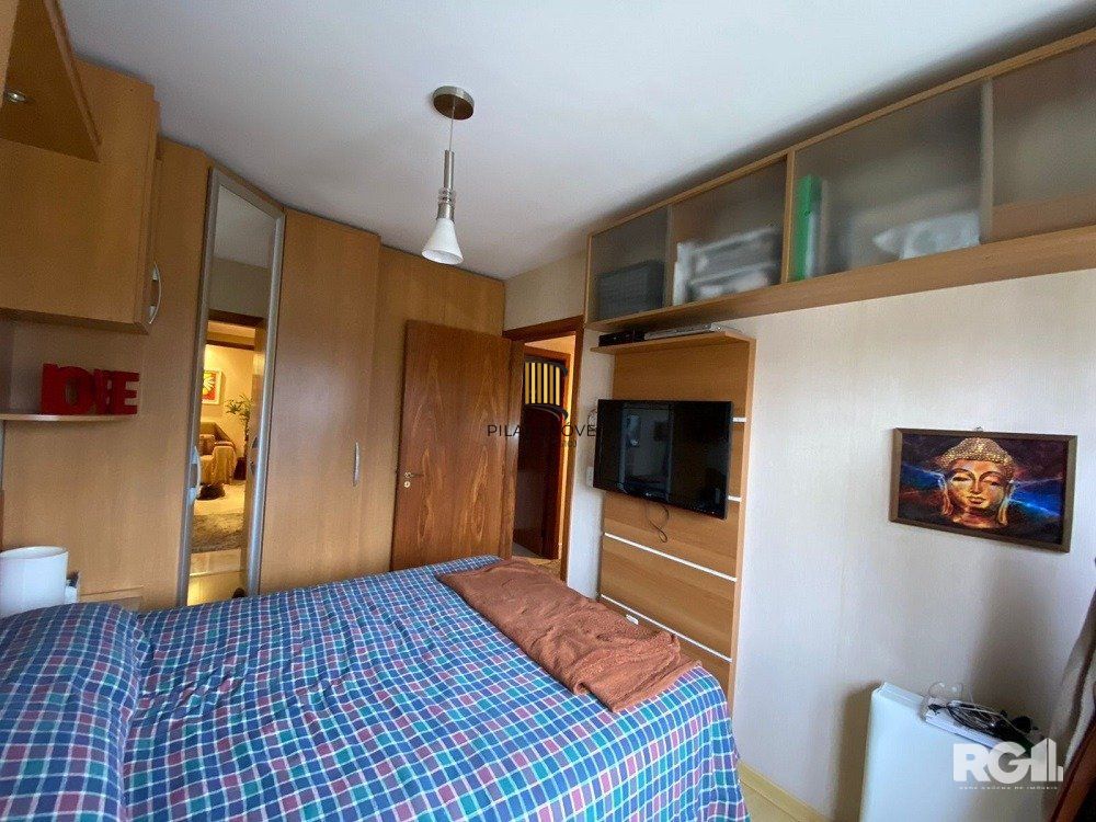 Apartamento 2 dormitórios com 2 vagas garagem na CIDADE BAIXA.