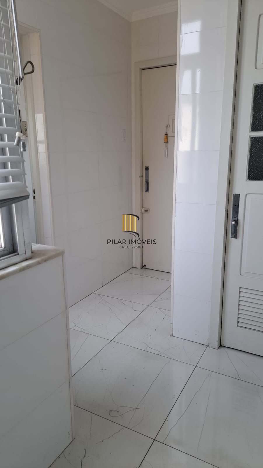 Apartamento  3 dormitórios, de frente com sacada, garagem , elevador, Bairro Cid