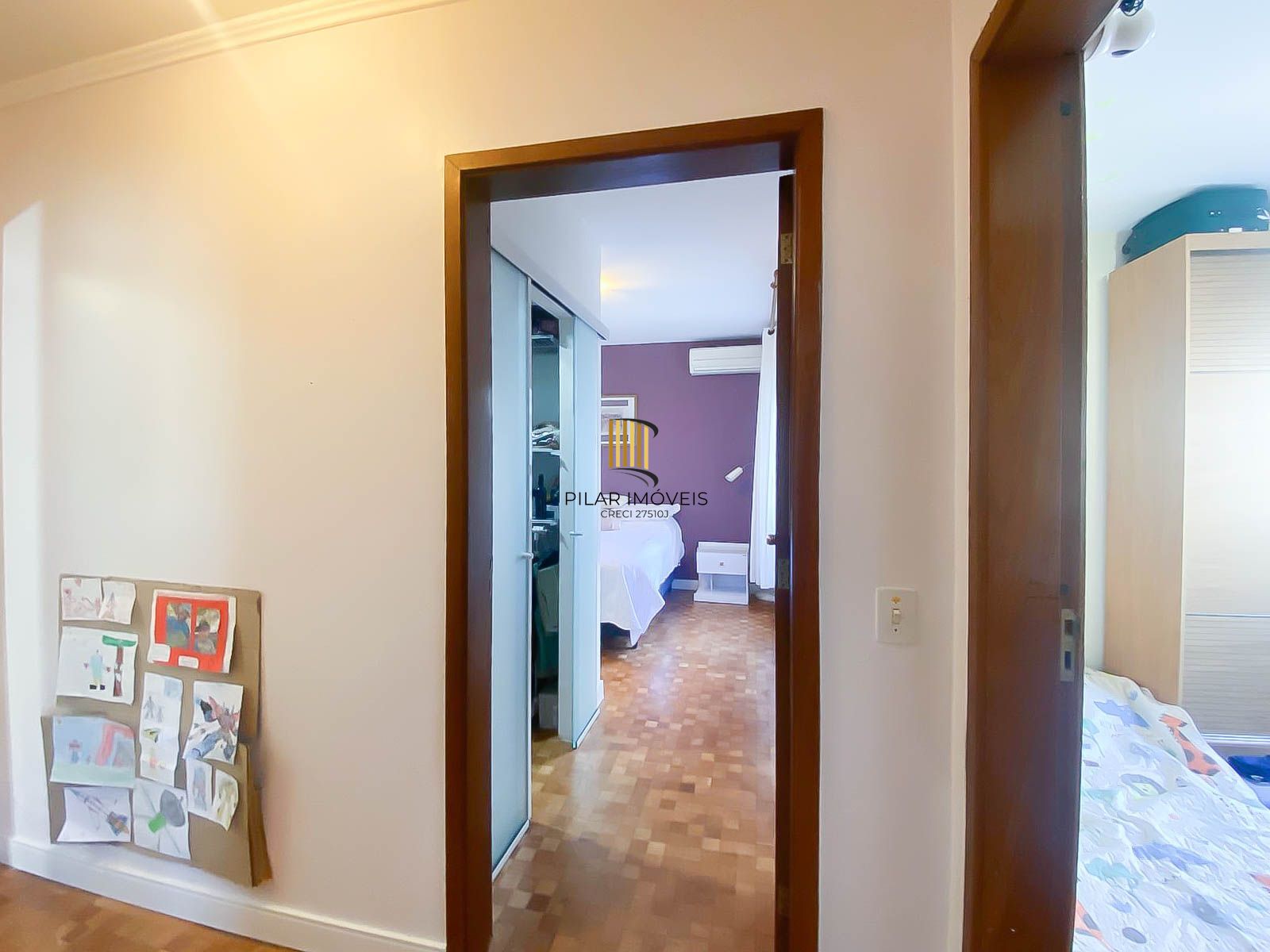 Apartamento 2 Dormitórios com Suíte, Closet, Escritório e Garagem no Rio Branco