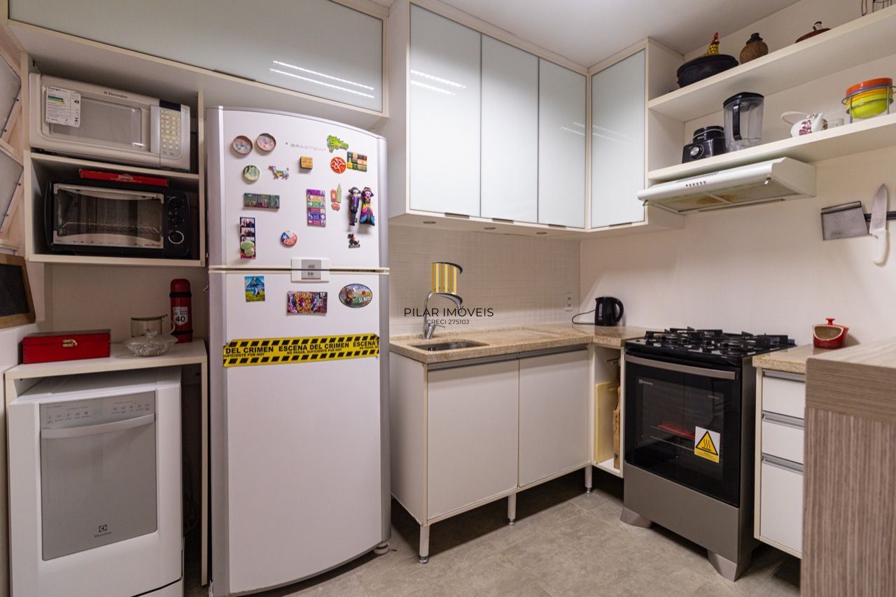 Apartamento 2 Dorm (1 Suíte) com 2 Banheiros, Vaga e Varanda – 87m² na Floresta