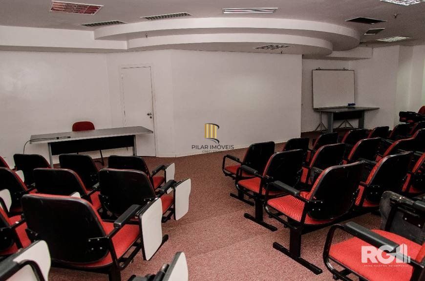 EXCELENTE SALA COMERCIAL NA CIDADE BAIXA COM 2 VAGAS ROTATIVAS A VENDA.