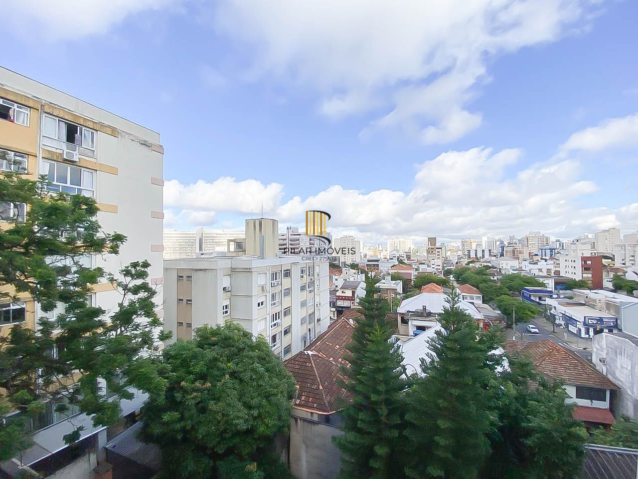 Duplex à venda no Rio Branco com 2 dormitórios, salão privativo e 2 vagas