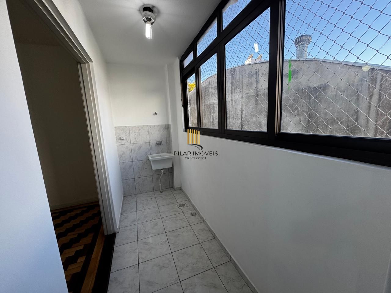 Apartamento de 1 Quarto reformado à Venda no Menino Deus – Porto Alegre | Financiável