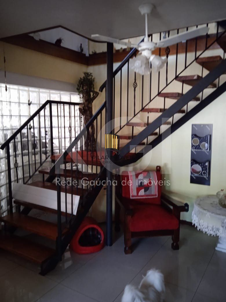 Casa para Venda - 750m², 6 dormitórios, sendo 3 suites, 4 vagas - Partenon