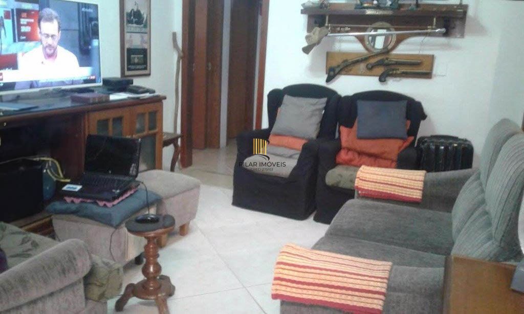 3 dormitórios com garagem no Menino Deus.