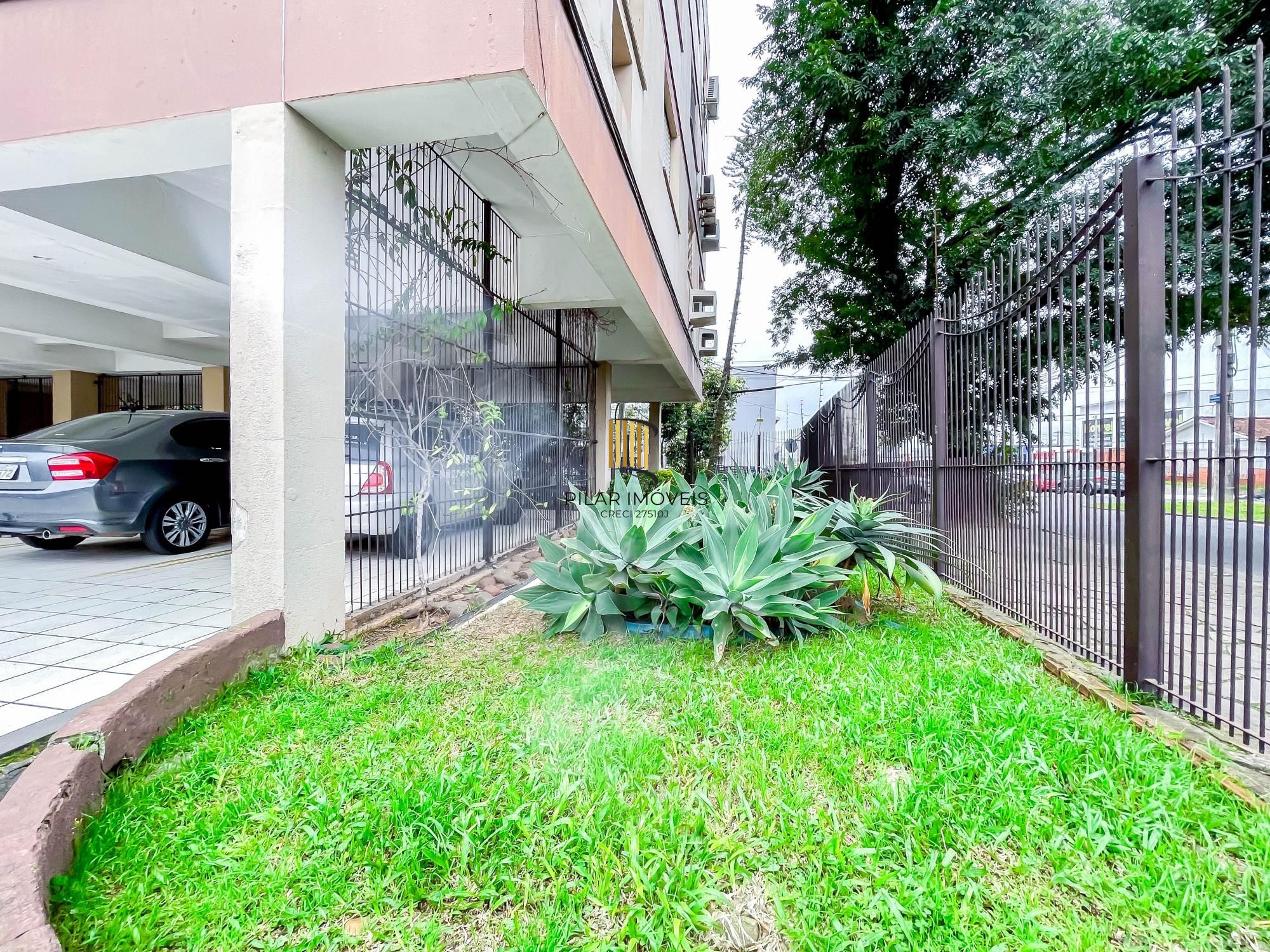 APARTAMENTO 1 DORMITÓRIO, SACADA, 1 VAGA - BAIRRO SÃO SEBASTIÃO