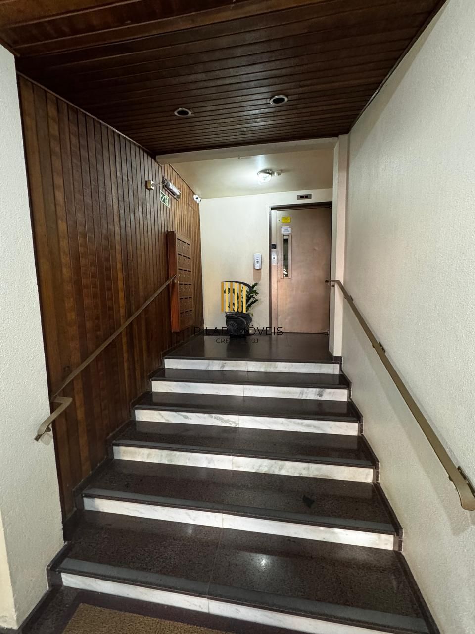 Apartamento à venda no Centro Histórico de Porto Alegre – 1 quarto, com elevador.