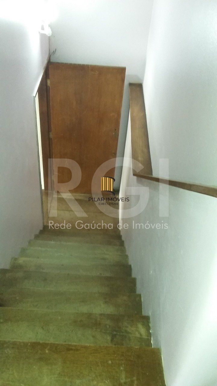 Casa com 4 quartos, 4 banheiros  e amplo pátio no miolo do bairro Cidade Baixa!