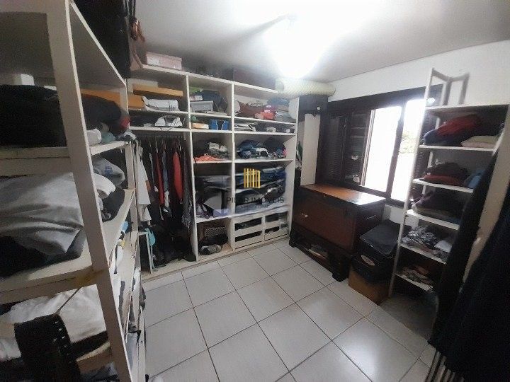 Casa 3 dormitórios para venda no bairro Hípica Condomínio Jardins do Prado.