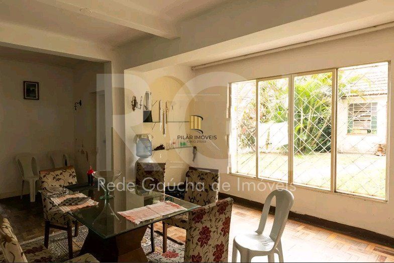 Casa para Venda - 210m², 4 quartos, sendo 1 suites, 4 vagas - Petrópolis - Pilar Imóveis