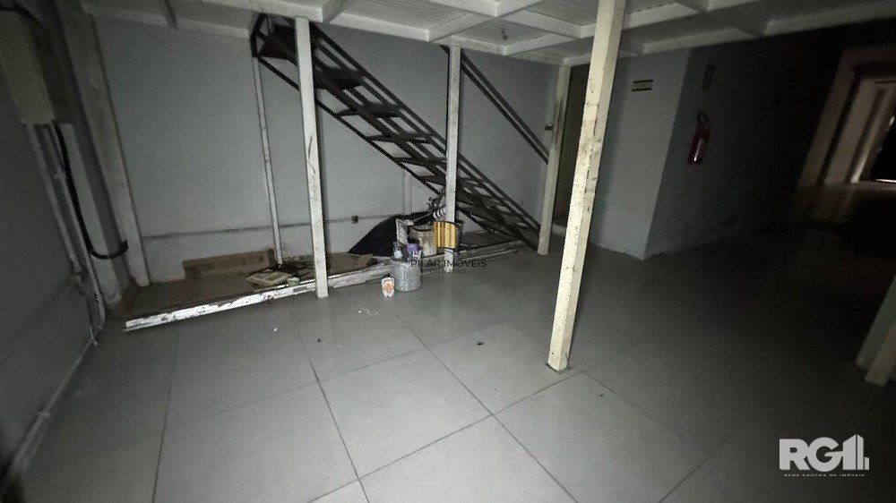 EXCELENTE OPORTUNIDADE LOJA NA AV. JOÃO PESSOA DE 135M² PRIVATIVOS. CÓD RP389908