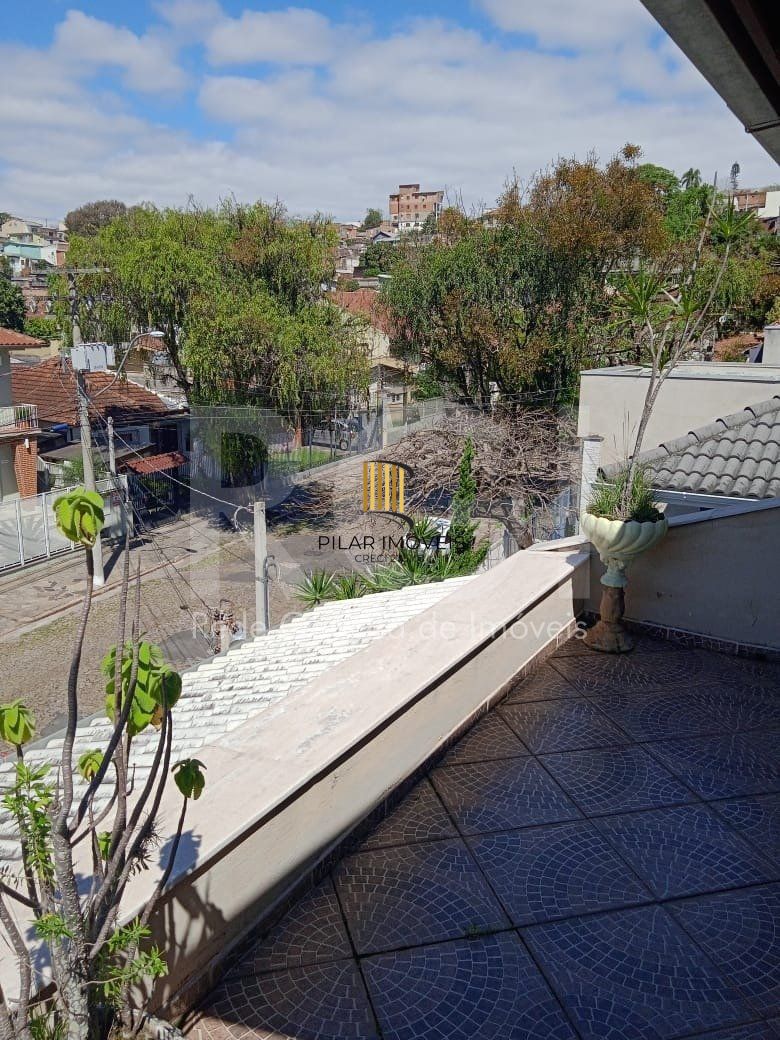 Casa para Venda - 750m², 6 dormitórios, sendo 3 suites, 4 vagas - Partenon