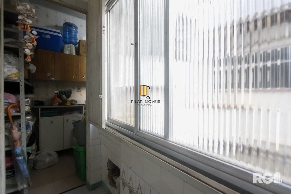 Apartamento de 2 dormitórios em ótima localização na Av. Cristovao colombo.