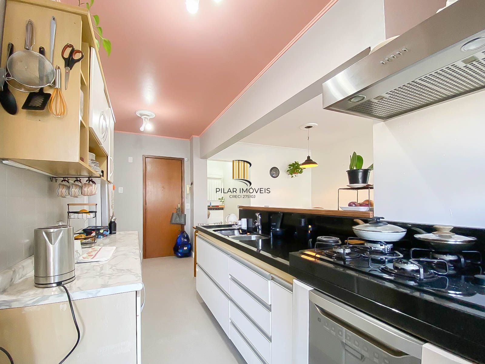 Apartamento 2 Dormitórios com Suíte, Closet, Escritório e Garagem no Rio Branco