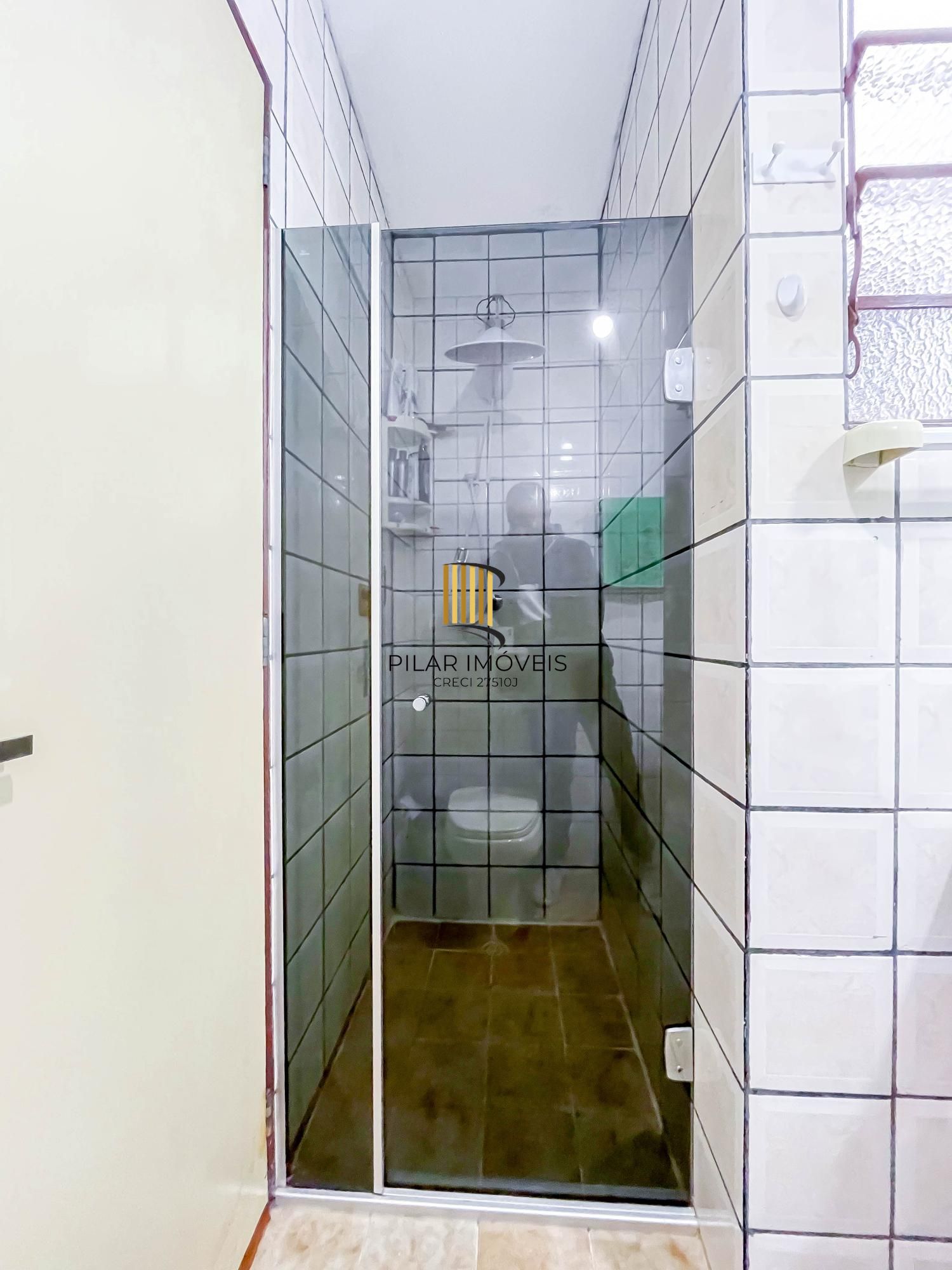 APARTAMENTO 1 DORMITÓRIO, SACADA, 1 VAGA - BAIRRO SÃO SEBASTIÃO