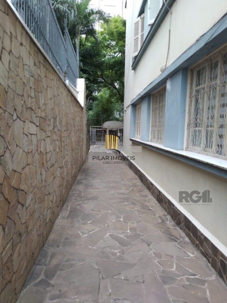 Apartamento 2 dormitórios de frente, dependência completa, no bairro Bom Fim -po