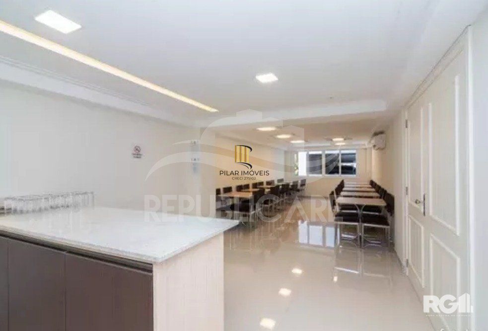 Apartamento de 1 quarto com suíte, mobiliado e 1 vaga de garagem na Cidade Baixa. - Cód. RP390362