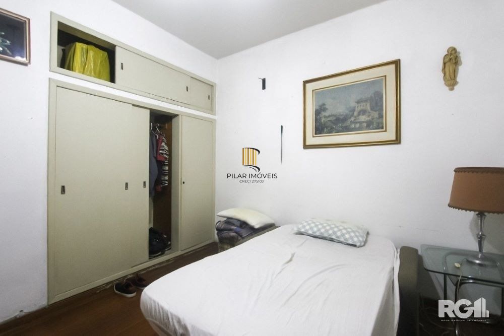 Apartamento de 2 dormitórios em ótima localização na Av. Cristovao colombo.
