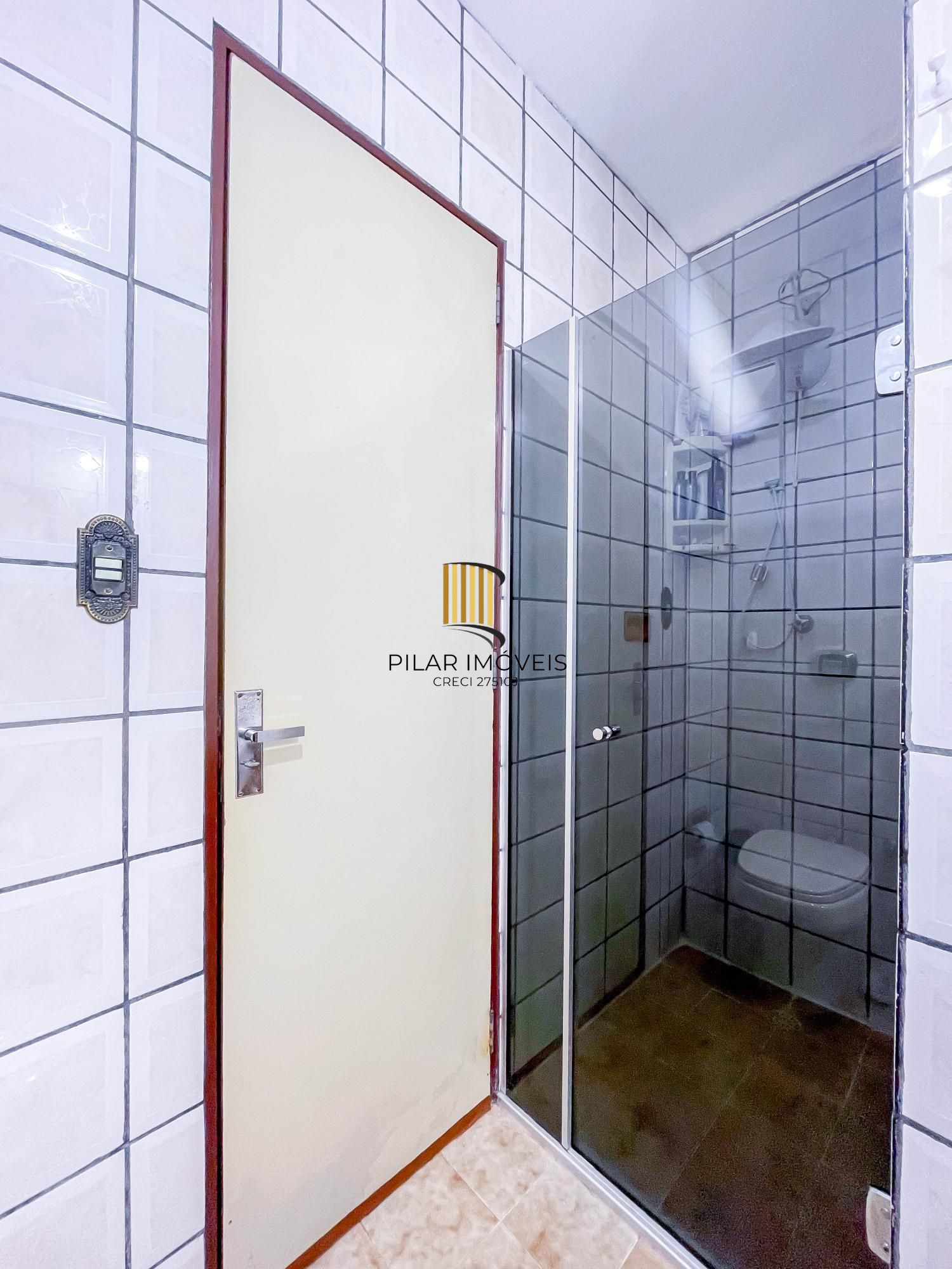 APARTAMENTO 1 DORMITÓRIO, SACADA, 1 VAGA - BAIRRO SÃO SEBASTIÃO