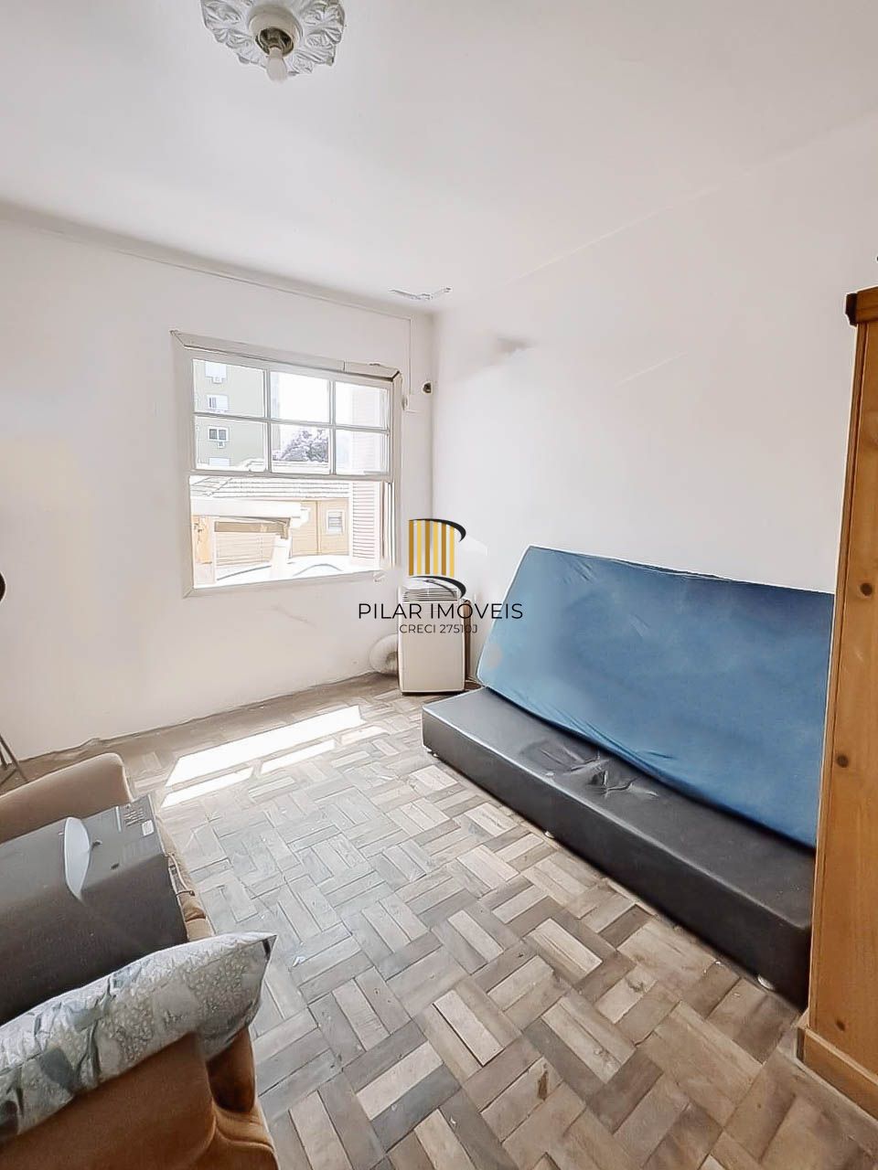 JK mobiliado à venda na Av. Azenha – Porto Alegre, pronto para morar