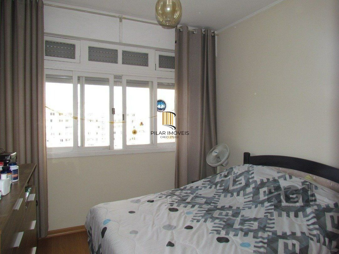 Apartamento à Venda 3 quartos e garagem  no Bom Fim.