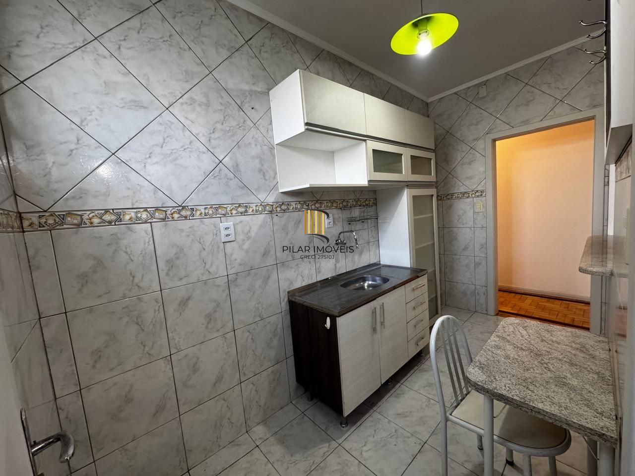Apartamento de 1 Quarto reformado à Venda no Menino Deus – Porto Alegre | Financiável