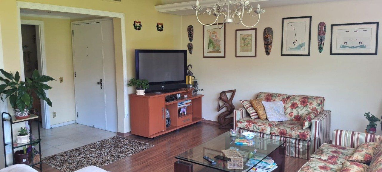 Apartamento de 152 m², com 3 dormitórios, 1 suíte e 2 vagas no bairro Bom Fim