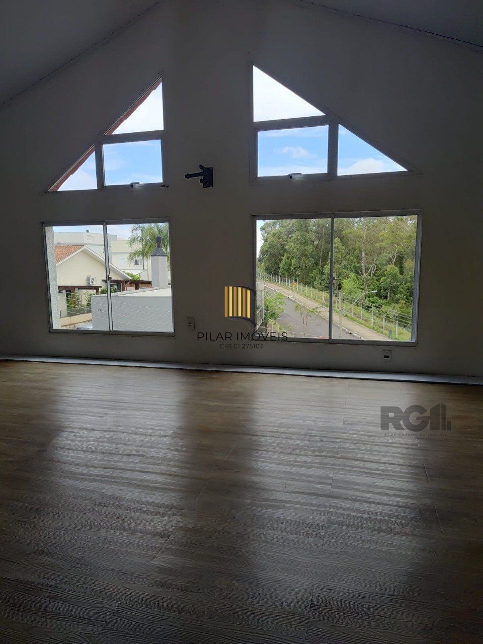 Sobrado 3 dormitórios à venda Lomba do Pinheiro Porto Alegre/RS