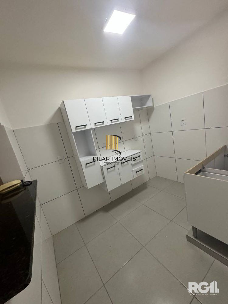 Apartamento GARDEN com dois pátios  privativos,  1 dormitório, sala, cozinha, 1 banheiro   na Av. Getúlio Vargas