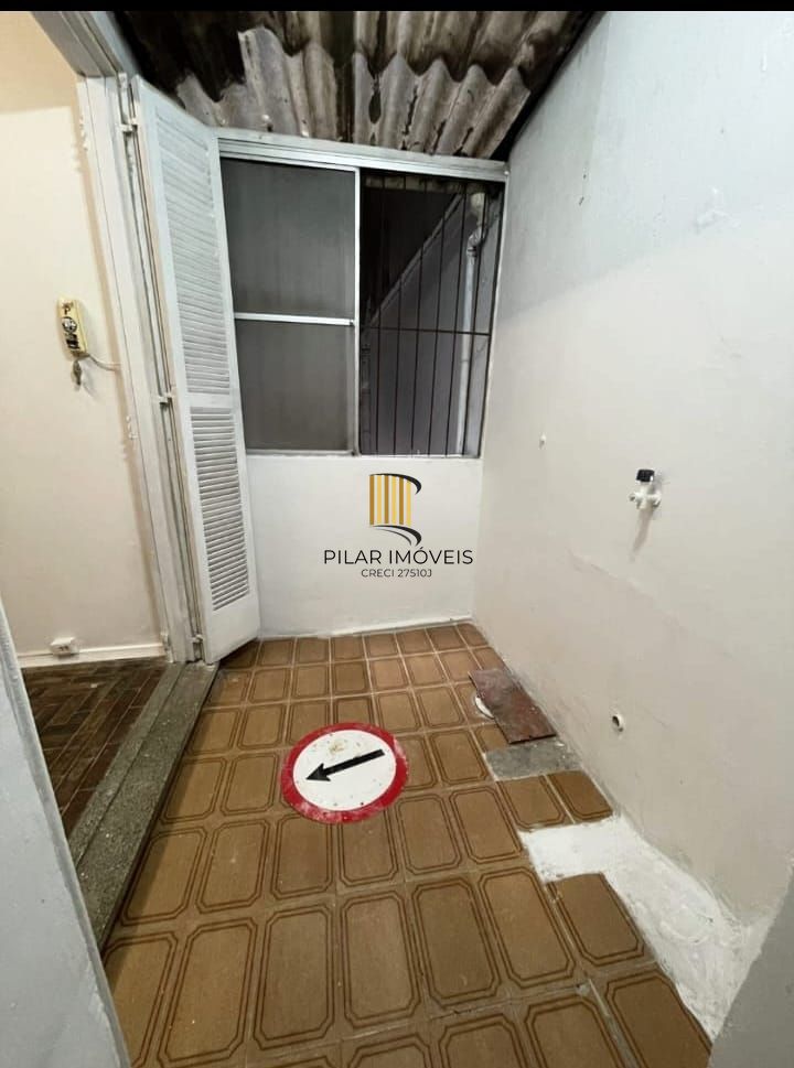 🔑 JK grande no Centro de Porto Alegre – oportunidade única para morar ou investir!