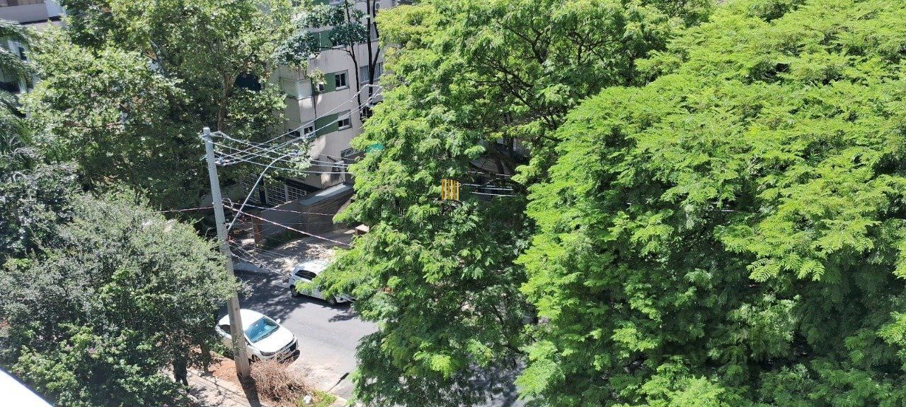 Apartamento de 152 m², com 3 dormitórios, 1 suíte e 2 vagas no bairro Bom Fim