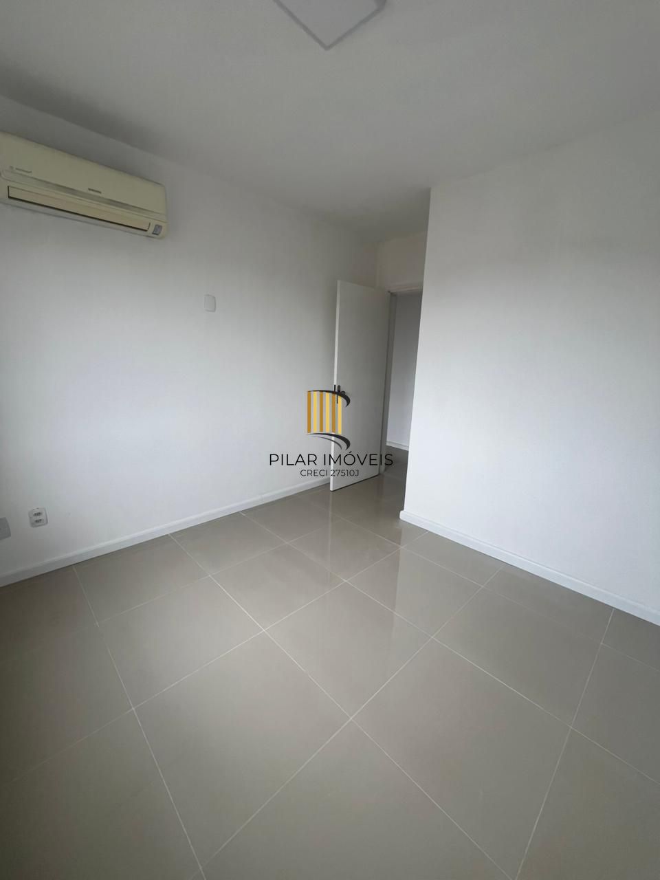 Cobertura reformada com terraço