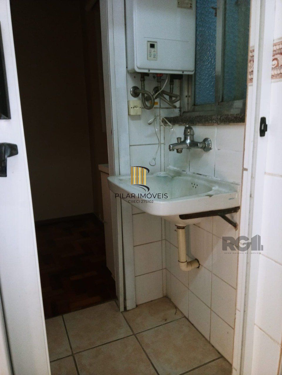 Apartamento 2 quartos, 2 banheiros e garagem na Cidade Baixa.