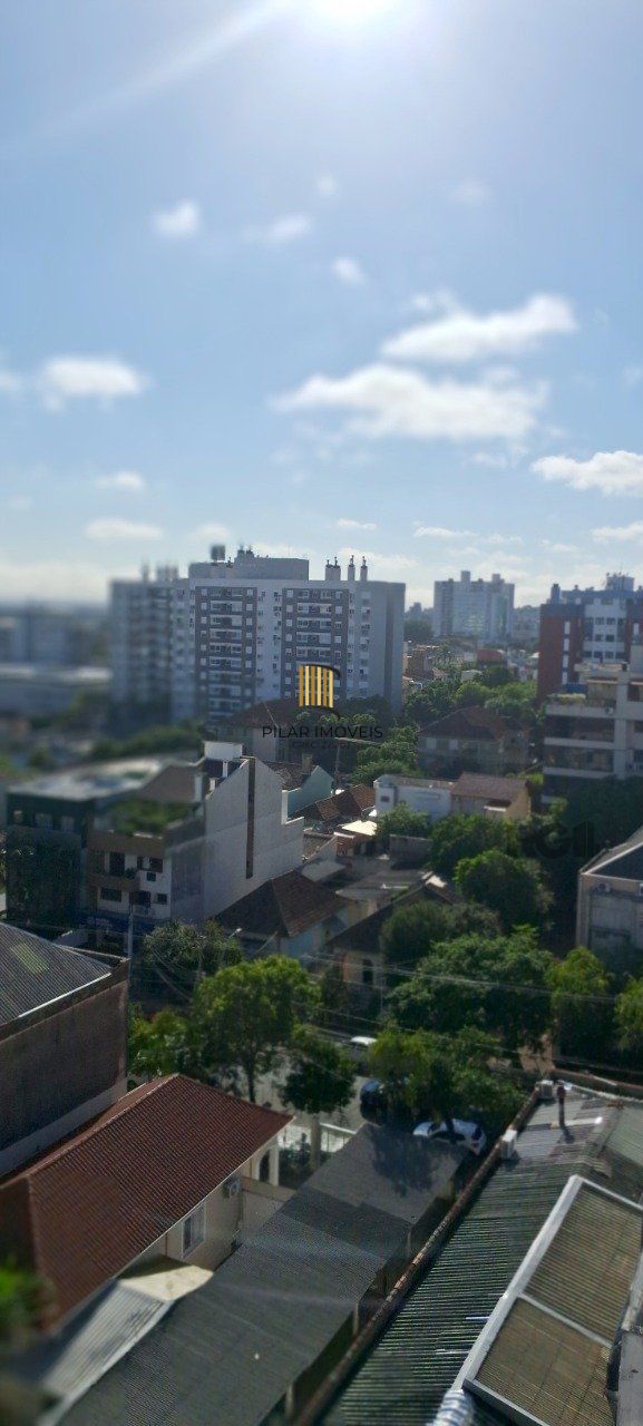 Apartamento 02 dormitórios alto padrão, bairro São João, com 02 vagas cobertas