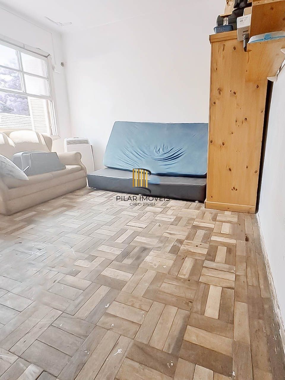 JK mobiliado à venda na Av. Azenha – Porto Alegre, pronto para morar