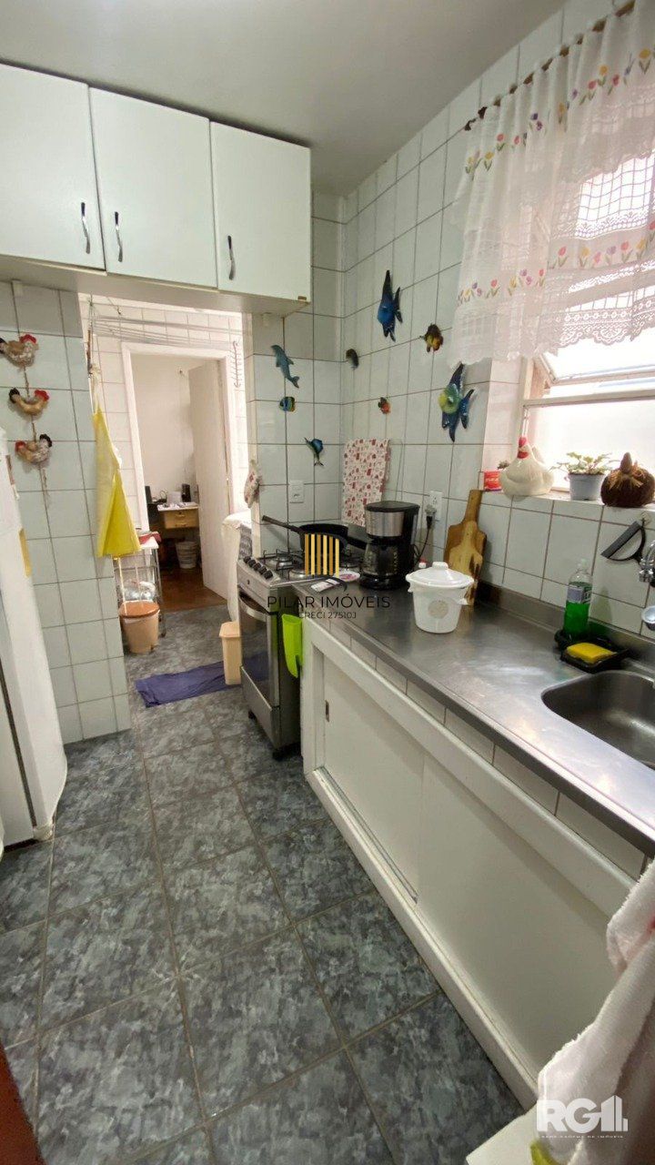 Apartamento à venda no Menino Deus, com 3 quartos (sendo 1 suíte), 3 banheiros, 1 vaga de garagem.- Cód. RP390226