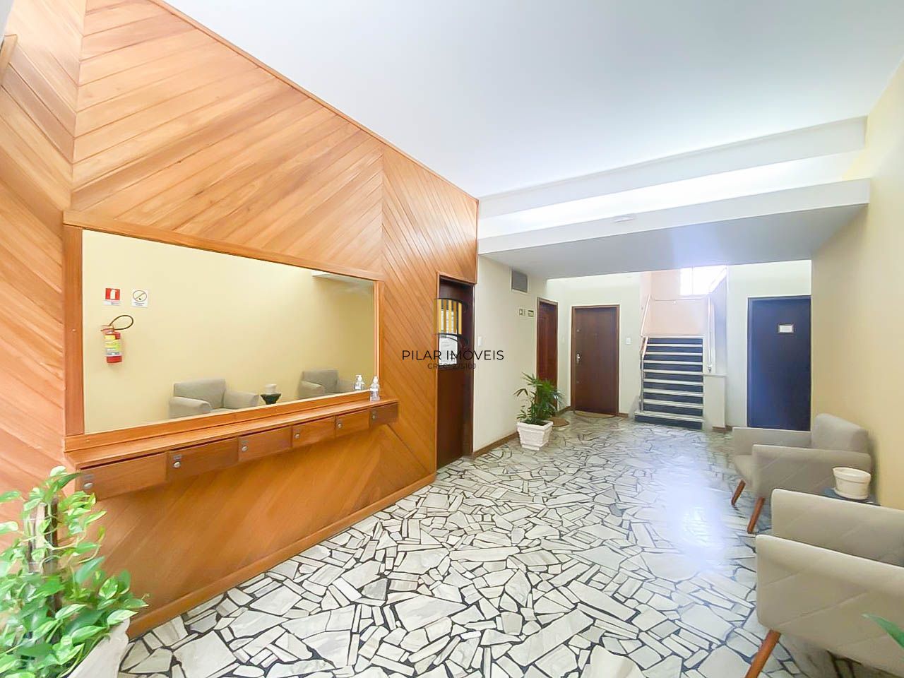 Duplex à venda no Rio Branco com 2 dormitórios, salão privativo e 2 vagas