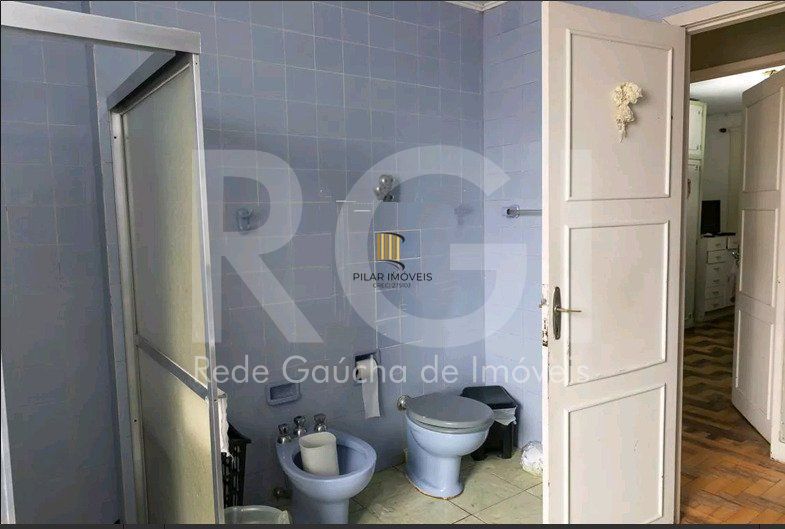 Casa para Venda - 210m², 4 quartos, sendo 1 suites, 4 vagas - Petrópolis