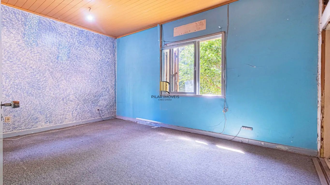 Prédio na Andre da Rocha com garagem