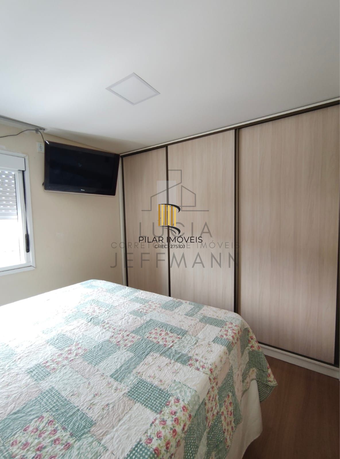 Casa em condomínio semi-mobiliada, desocupada e pronta para morar!