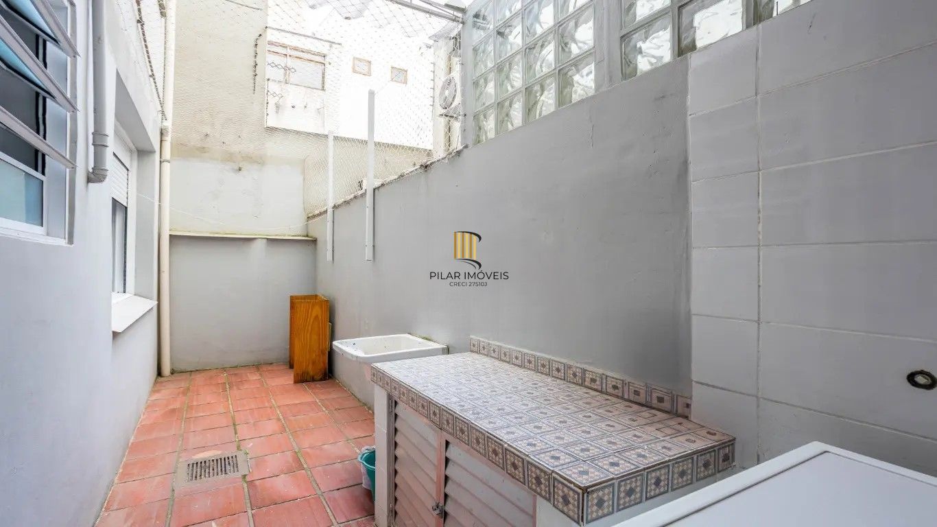 Apartamento de 2 dormitórios no centro histórico de Poa