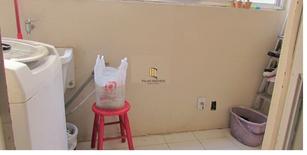 Apartamento para Venda - 104.12m², 3 dormitórios, sendo 1 suites, 1 vaga - Petró