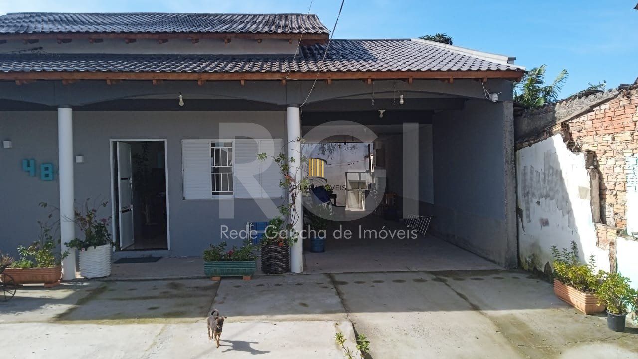 Casa para Venda - 90m², 3 dormitórios, 4 vagas - Maria Regina