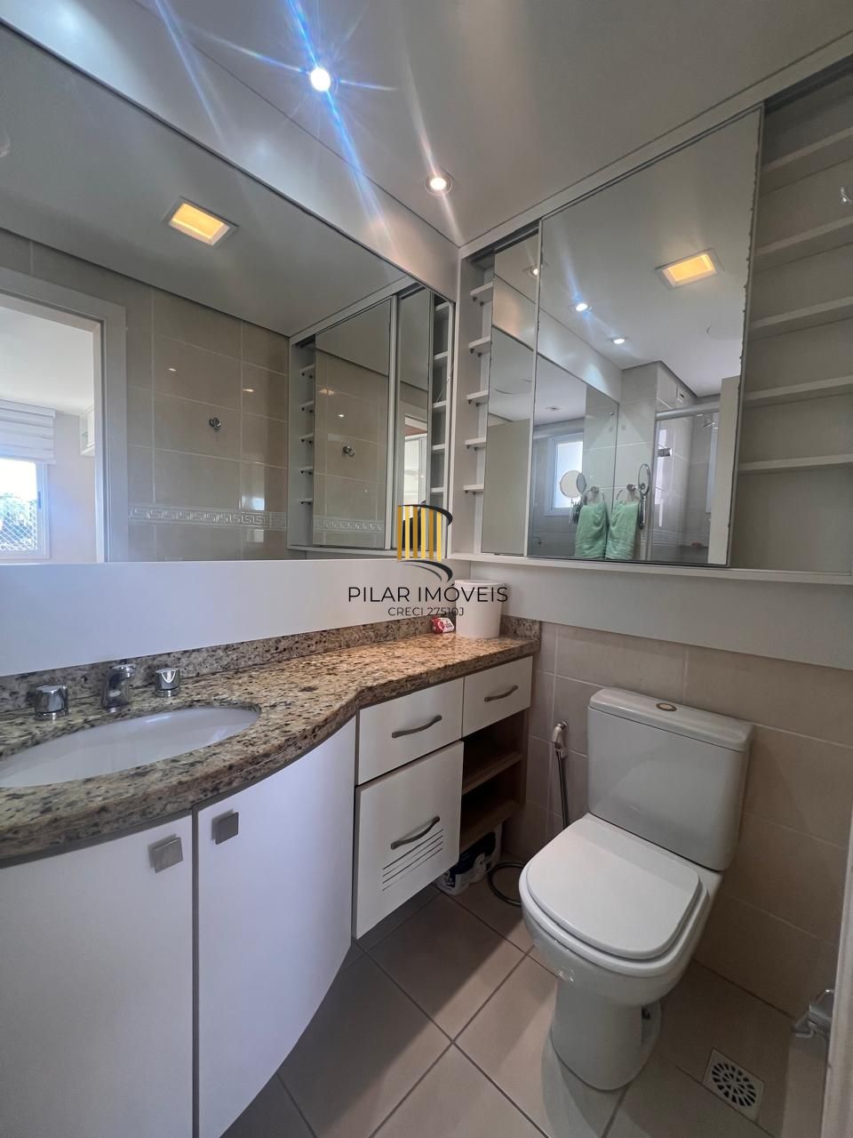 Apartamento 2 Dormitórios com 2 Vagas na Rua Felipe de Oliveira – Petrópolis.