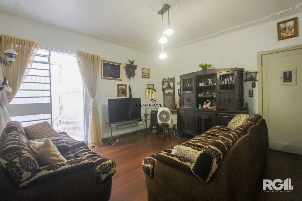 Apartamento de 2 dormitórios em ótima localização na Av. Cristovao colombo.