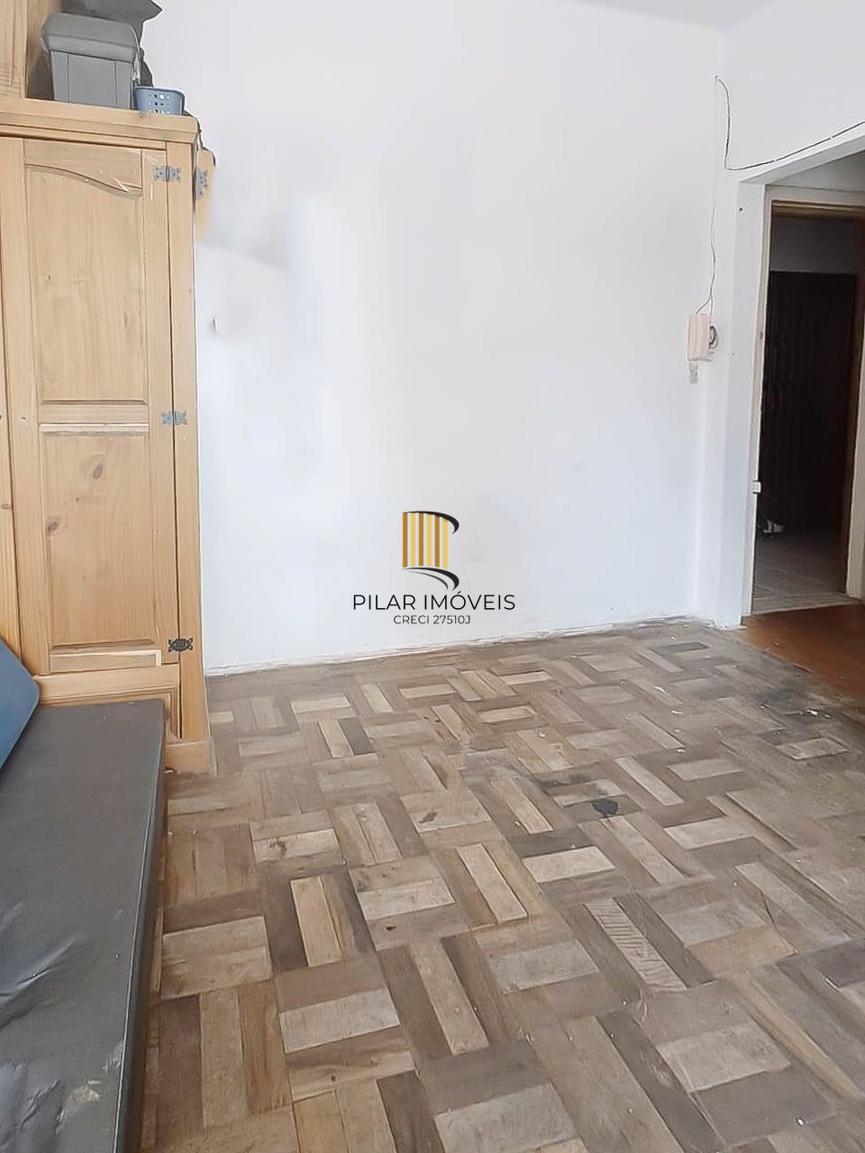 JK mobiliado à venda na Av. Azenha – Porto Alegre, pronto para morar